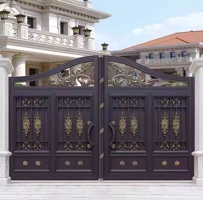 خارج الباب الرئيسي للمنزل ، تصميم جديد لبوابة الحديد المطاوع المجلفن